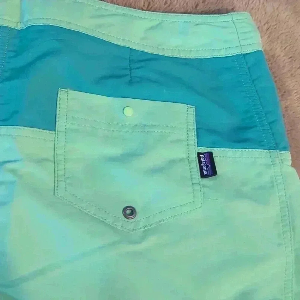 Patagonia skirt, size 10, green and blue - Picture 3 of 6